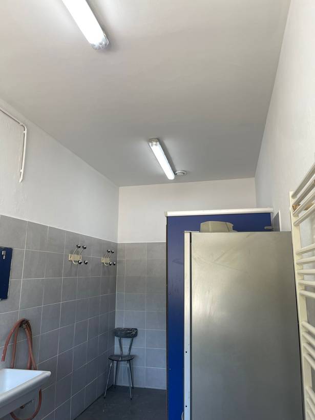 Sanitaires repeints et rafraichis